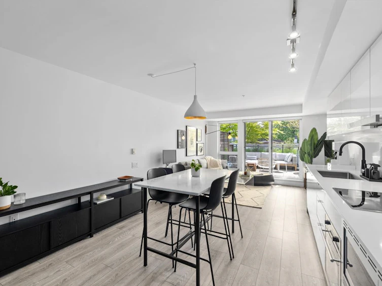 204-630 E Broadway Street, Vancouver, BC, V5T 0J1 - 14