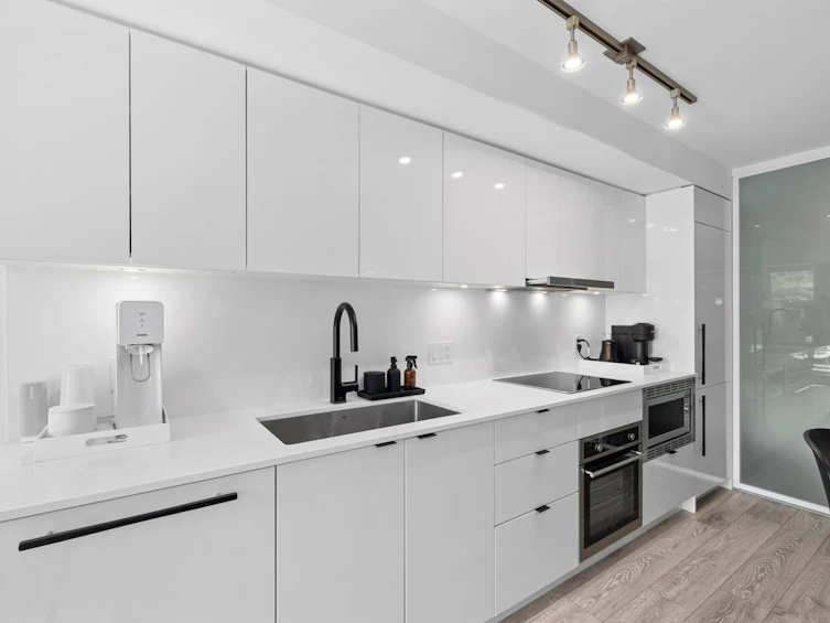 204-630 E Broadway Street, Vancouver, BC, V5T 0J1 - 11