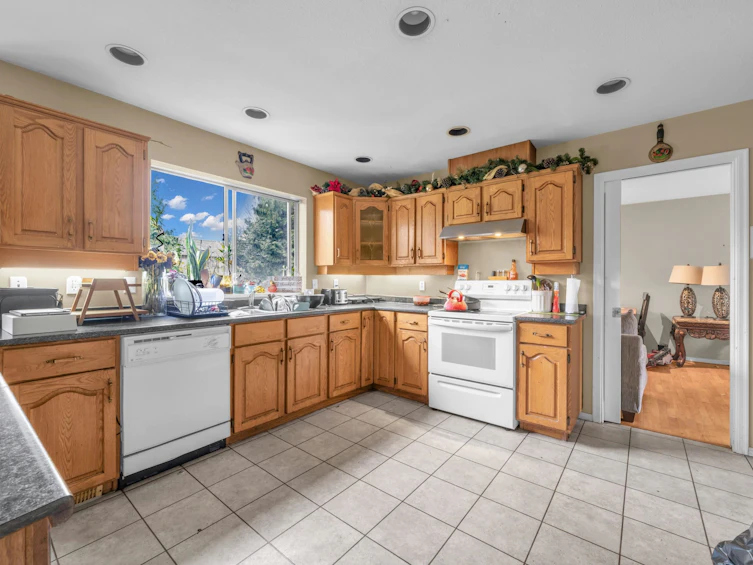 16339 92 Avenue, Surrey, BC, V4N 3C9 - 17