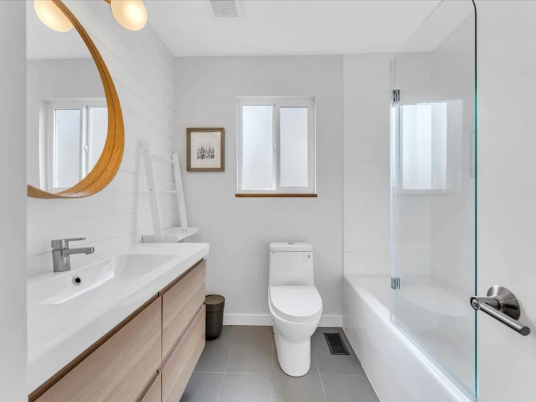 2942 E Georgia Street, Vancouver, BC, V5K 2K6 - 16