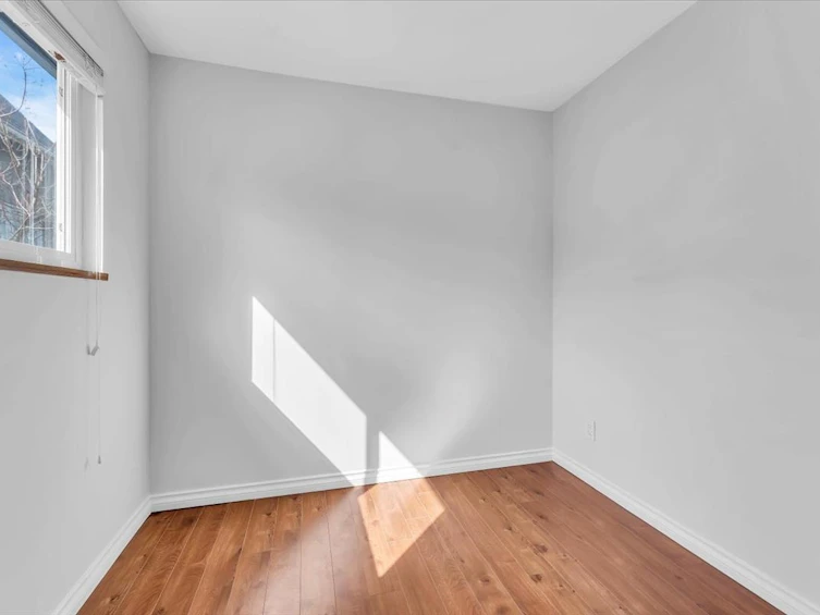 2942 E Georgia Street, Vancouver, BC, V5K 2K6 - 20