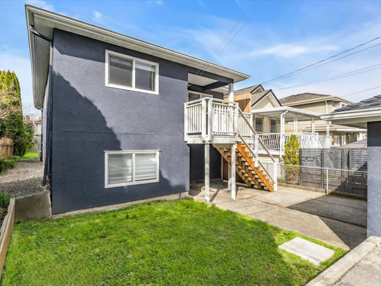 2942 E Georgia Street, Vancouver, BC, V5K 2K6 - 25