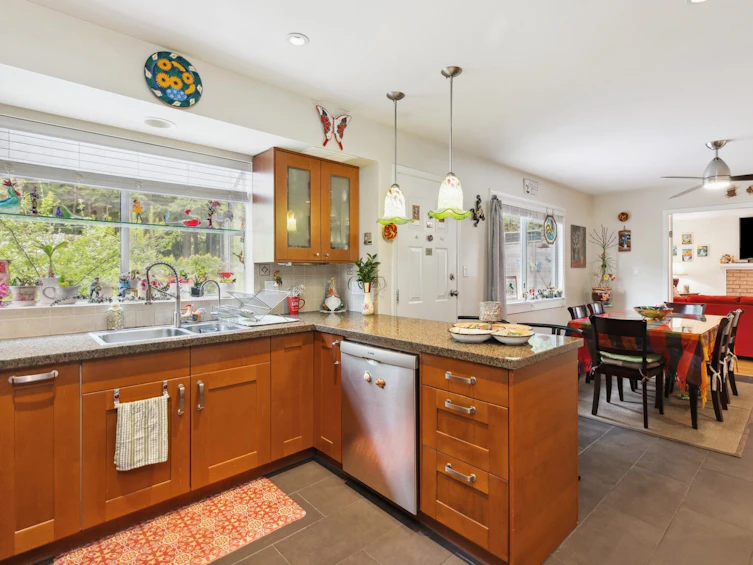5825 Nancy Greene Way, North Vancouver, BC, V7R 4W6 - 6