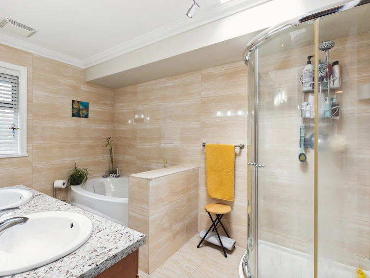 5825 Nancy Greene Way, North Vancouver, BC, V7R 4W6 - 16