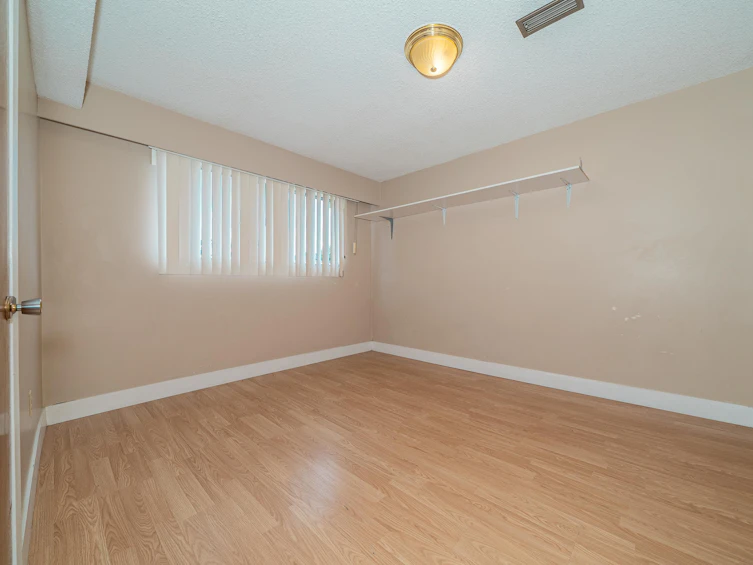 6651 Lochdale Street, Burnaby, BC, V5B 2M7 - 26
