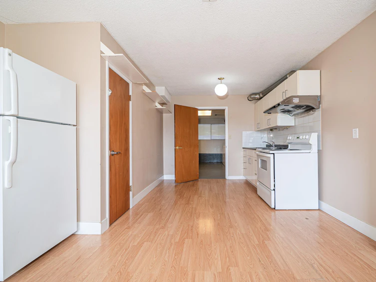 6651 Lochdale Street, Burnaby, BC, V5B 2M7 - 22