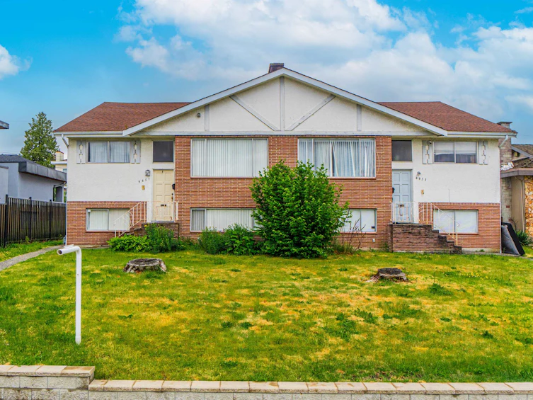6651 Lochdale Street, Burnaby, BC, V5B 2M7