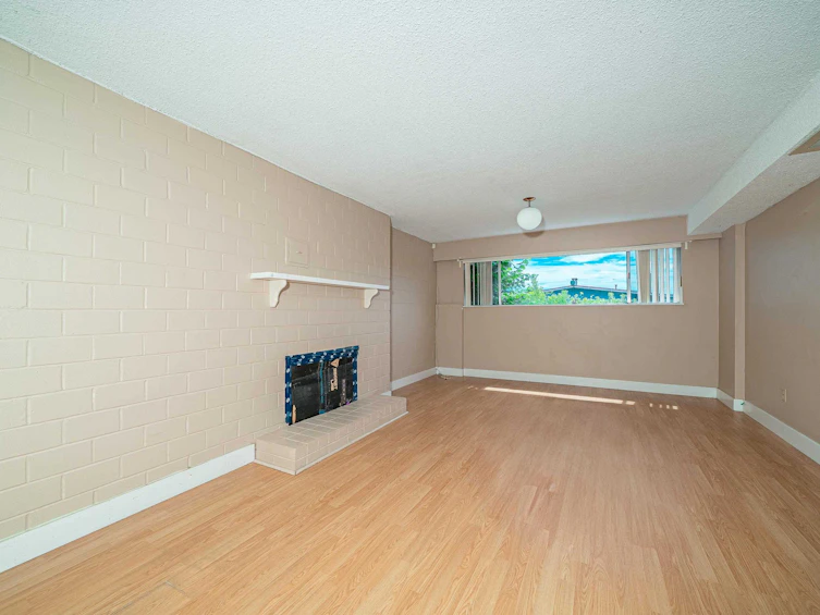 6651 Lochdale Street, Burnaby, BC, V5B 2M7 - 10