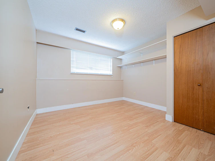 6651 Lochdale Street, Burnaby, BC, V5B 2M7 - 25
