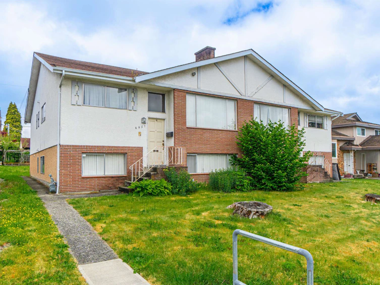 6651 Lochdale Street, Burnaby, BC, V5B 2M7 - 2