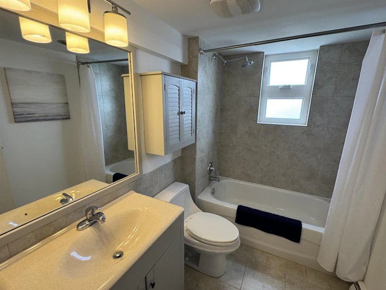 203-2246 Bellevue Avenue, West Vancouver, BC, V7V 1C6 - 13