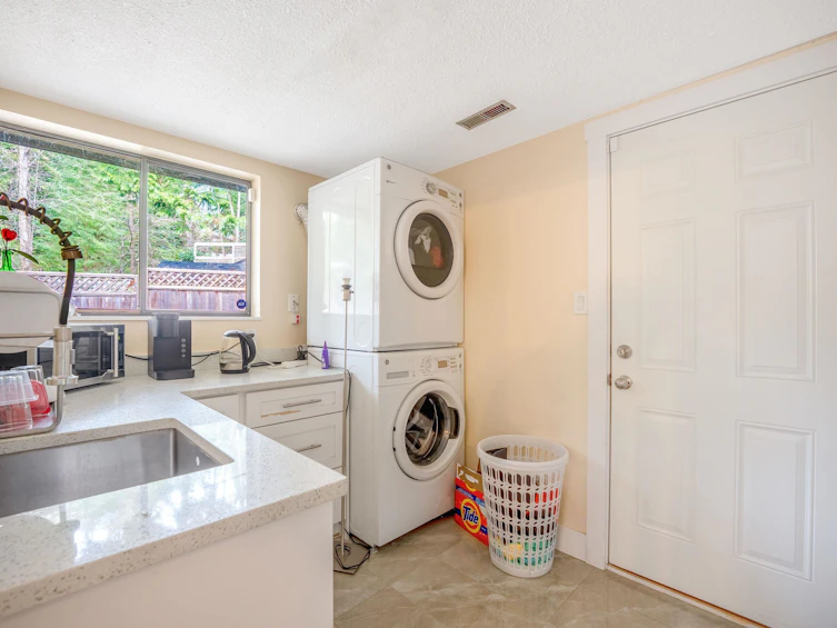 5535 Huckleberry Lane, North Vancouver, BC, V7R 4N9 - 32