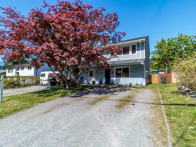 38227 Hemlock Avenue, Squamish BC V0N 0C2