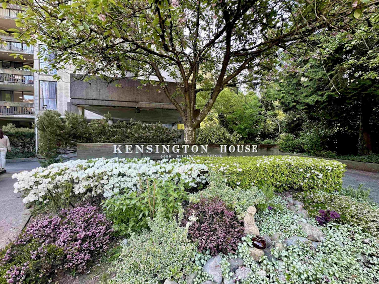 204-6689 Willingdon Avenue, Burnaby, BC, V5H 3Y8 - 3