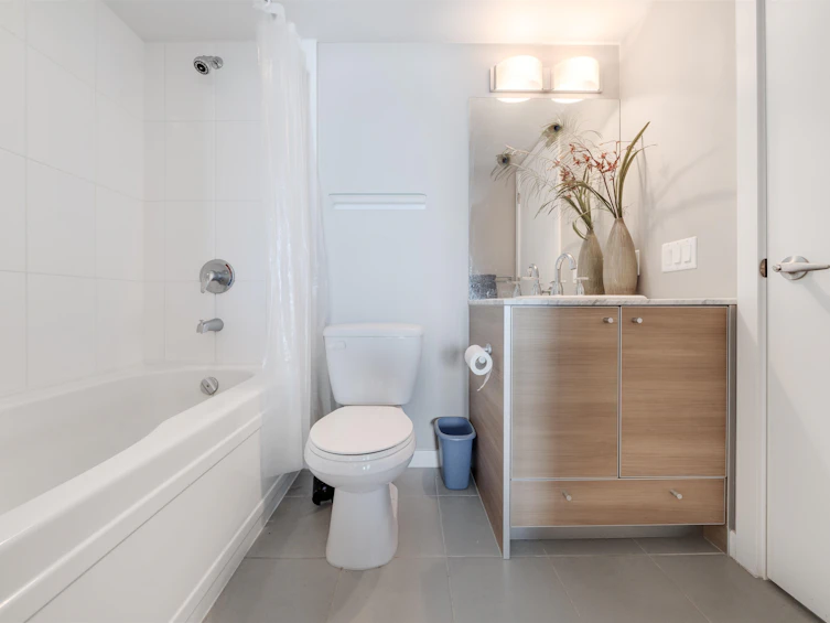 2510-9981 Whalley Boulevard, Surrey, BC, V3T 0G6 - 3