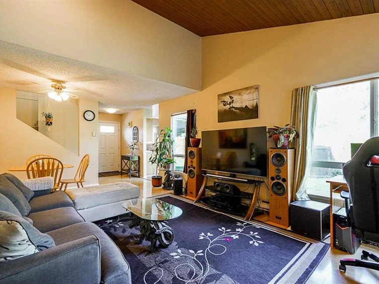 6058 E Greenside Drive, Surrey, BC, V3S 5M8 - 5