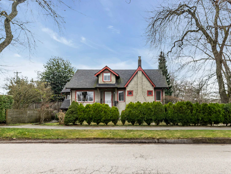 75 N Slocan Street, Vancouver, BC, V5K 3M1 - 2