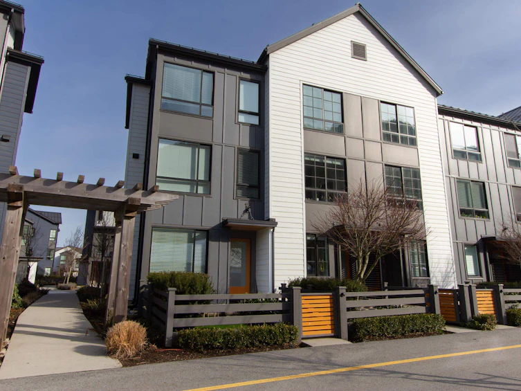 1334 Halyard Place, Squamish, BC, V8B 2A1 - 2