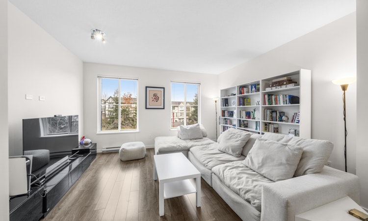 56-10735 84 Avenue