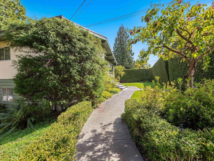 712 Fairway Drive, North Vancouver, BC, V7G 1L7 - 27