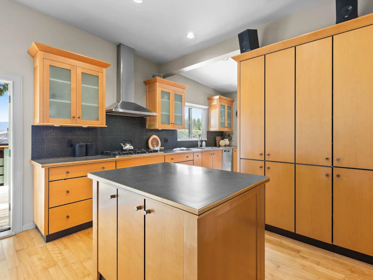 712 Fairway Drive, North Vancouver, BC, V7G 1L7 - 6