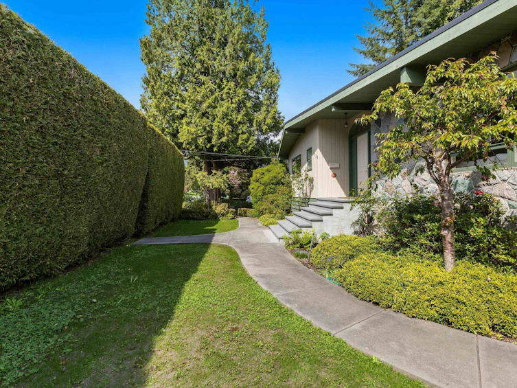 712 Fairway Drive, North Vancouver, BC, V7G 1L7 - 26