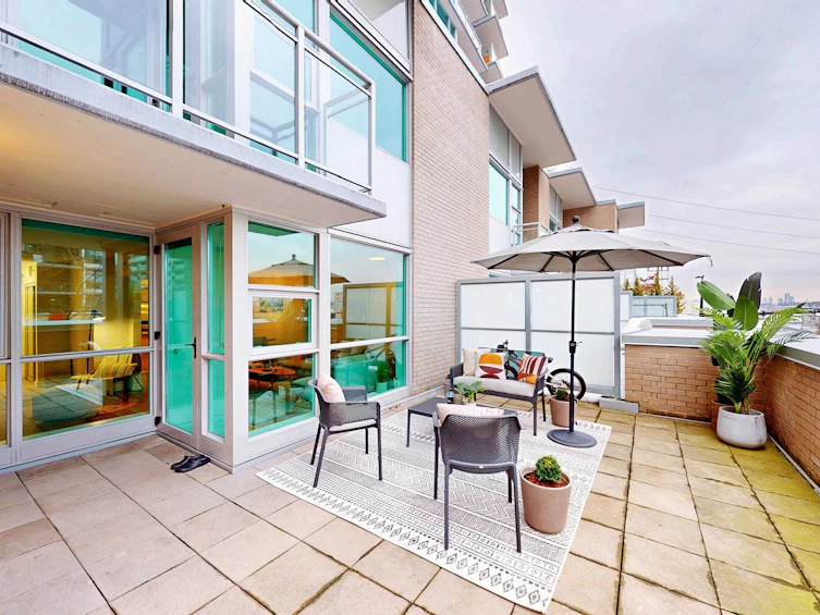 303-188 E Esplanade Esplanade, North Vancouver, BC, V7L 4Y1 - 3