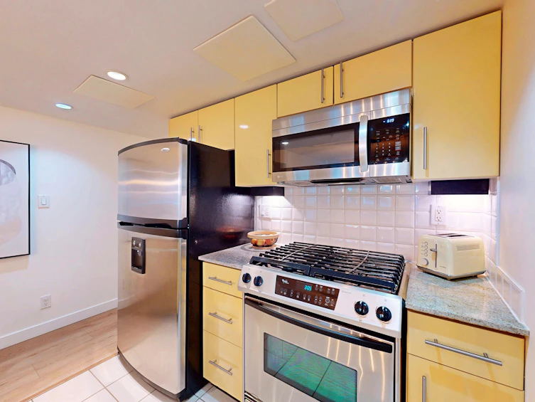 303-188 E Esplanade Esplanade, North Vancouver, BC, V7L 4Y1 - 10