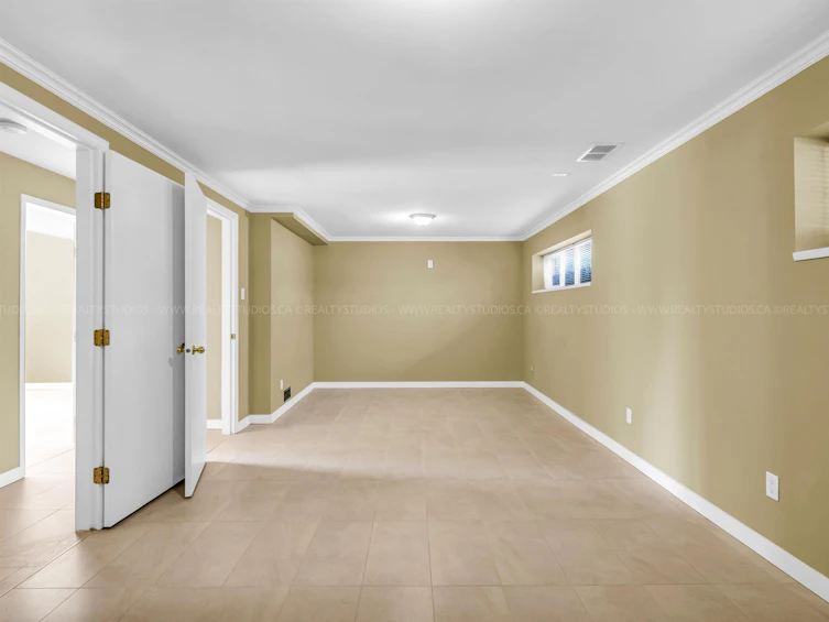 8136 Government Road, Burnaby, BC, V5A 2E2 - 23