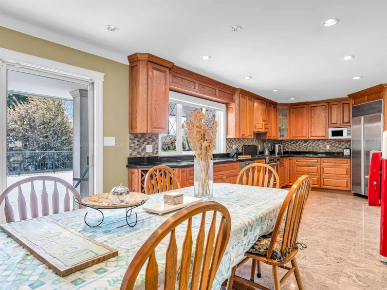 8136 Government Road, Burnaby, BC, V5A 2E2 - 9