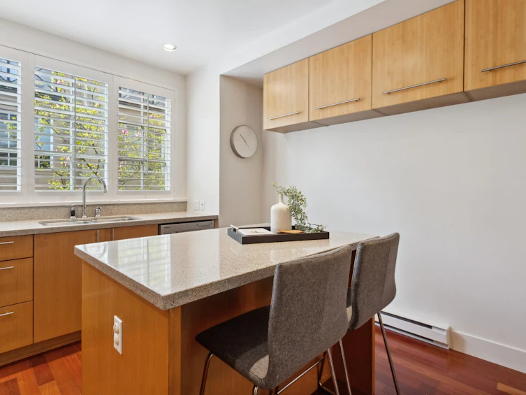 930 W 13th Avenue, Vancouver, BC, V5Z 1P3 - 9