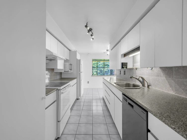 1579 Eden Avenue, Coquitlam, BC, V3J 2R2 - 14