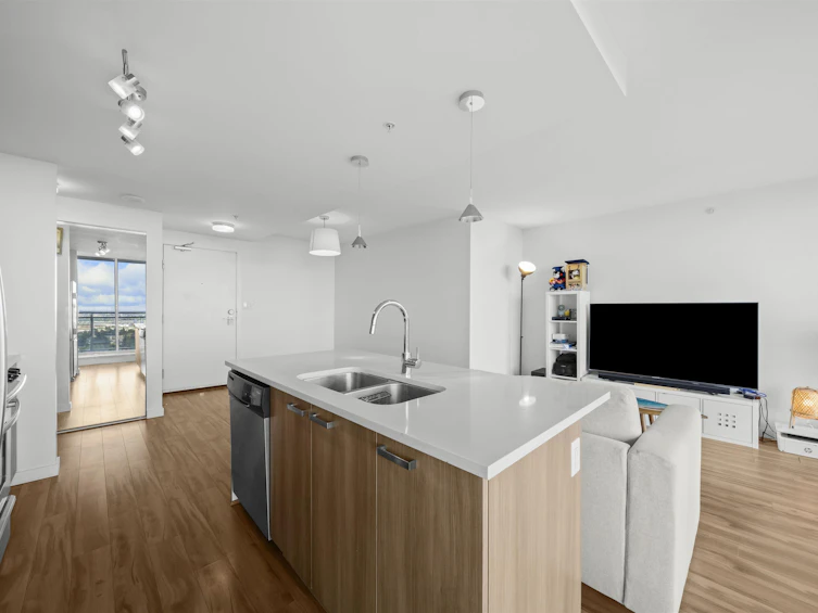 3609-13325 102a Avenue, Surrey, BC, V3T 0J5 - 9