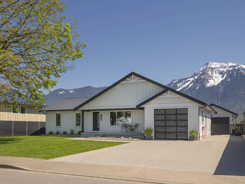 1716 Agassiz Avenue, Agassiz BC V0M 1A3