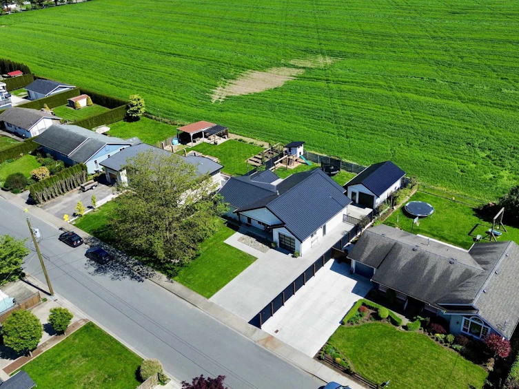 1716 Agassiz Avenue, Agassiz, BC, V0M 1A3 - 3
