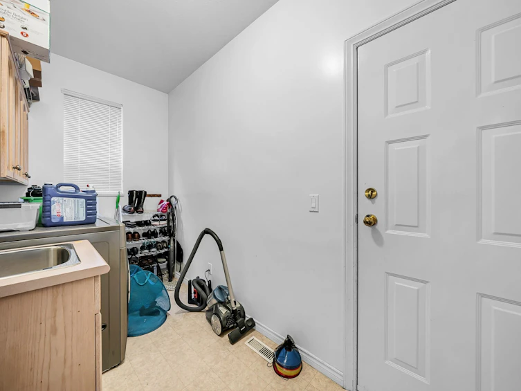 3078 Cardinal Court, Coquitlam, BC, V3E 3C4 - 31