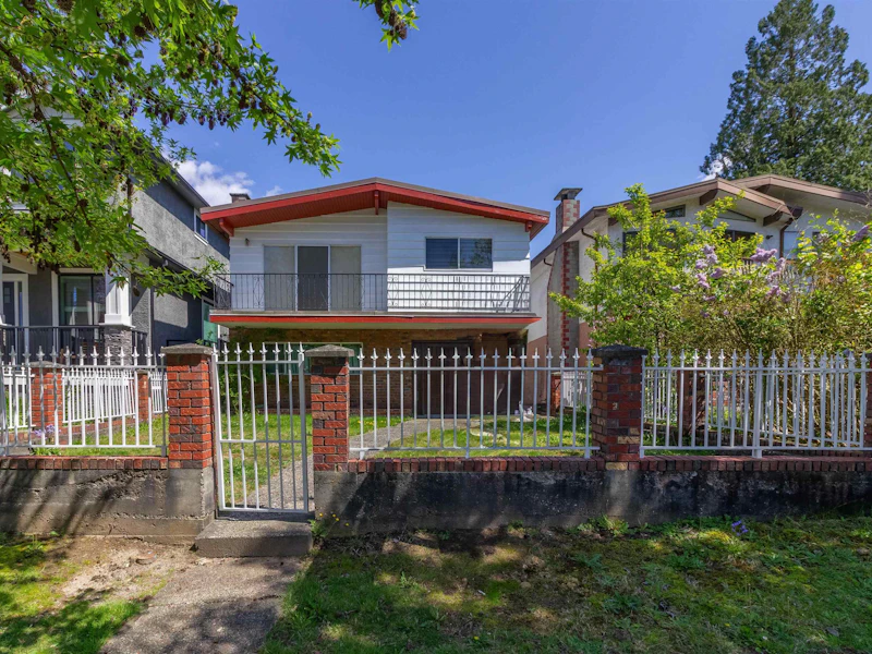 1260 Rossland Street, Vancouver BC V5K 4A4