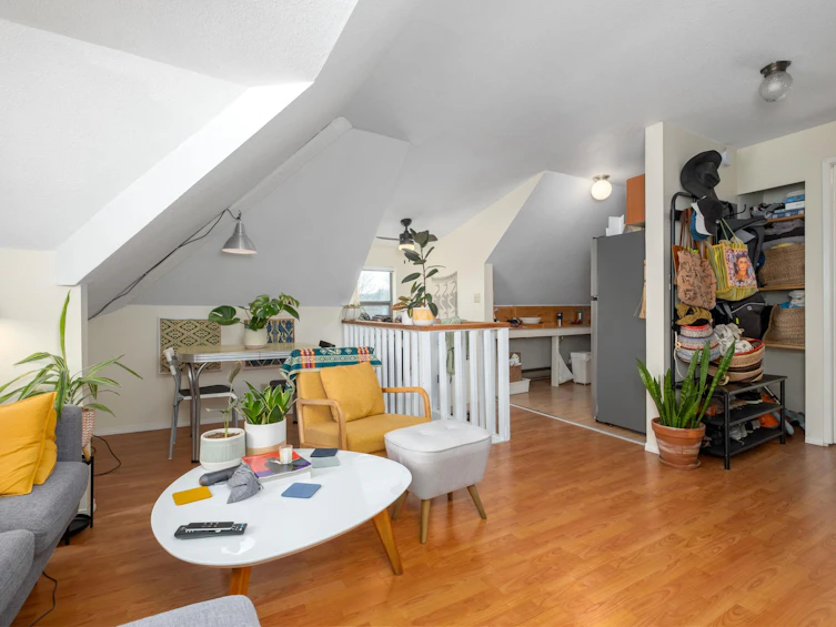 32 E 17th Avenue, Vancouver, BC, V5V 1A2 - 6