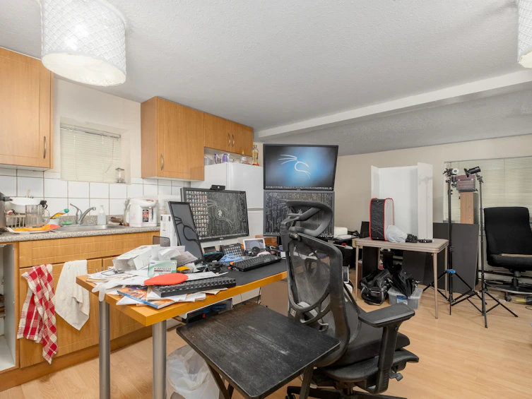 32 E 17th Avenue, Vancouver, BC, V5V 1A2 - 32