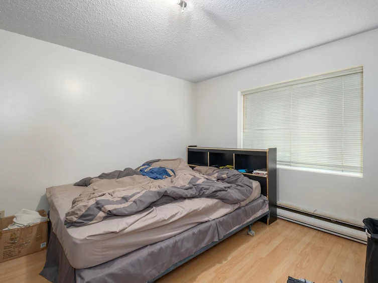 32 E 17th Avenue, Vancouver, BC, V5V 1A2 - 34