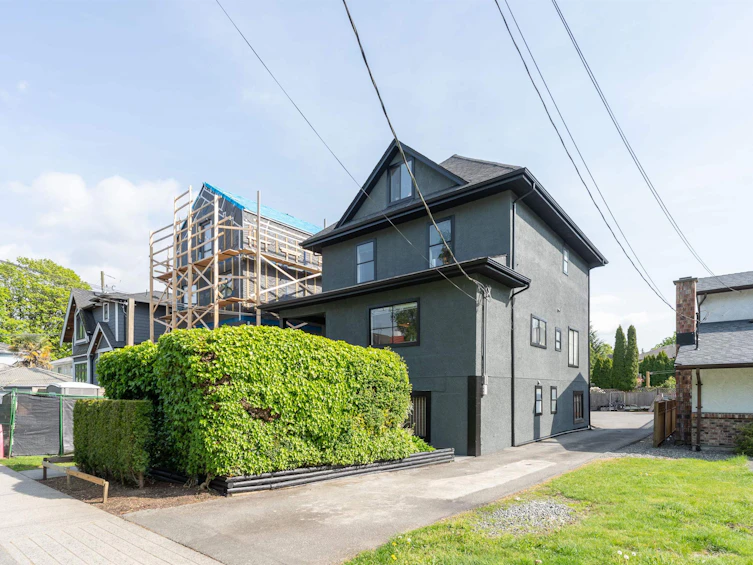 32 E 17th Avenue, Vancouver, BC, V5V 1A2 - 38