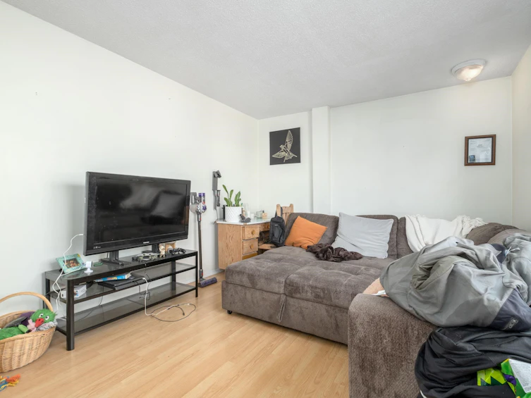 32 E 17th Avenue, Vancouver, BC, V5V 1A2 - 11
