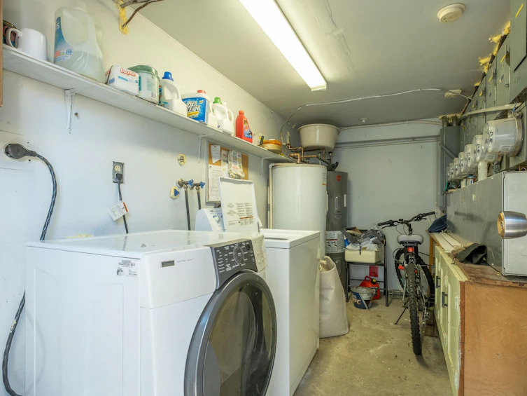 32 E 17th Avenue, Vancouver, BC, V5V 1A2 - 35