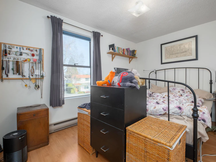 32 E 17th Avenue, Vancouver, BC, V5V 1A2 - 21