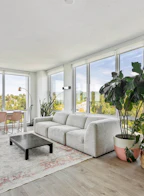 1807 680 Seylynn Crescent