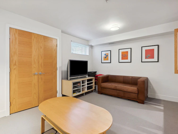 2925 Wall Street, Vancouver, BC, V5K 0A6 - 12