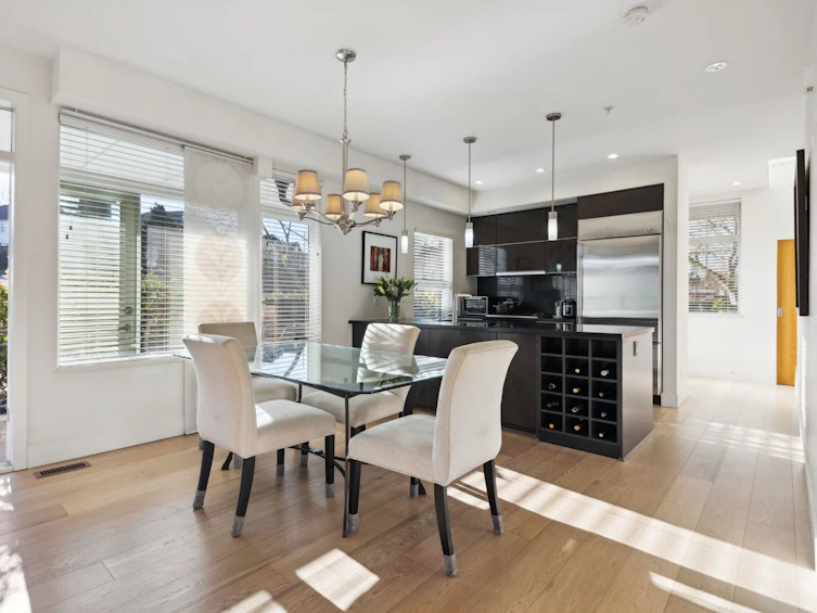 2925 Wall Street, Vancouver, BC, V5K 0A6 - 3