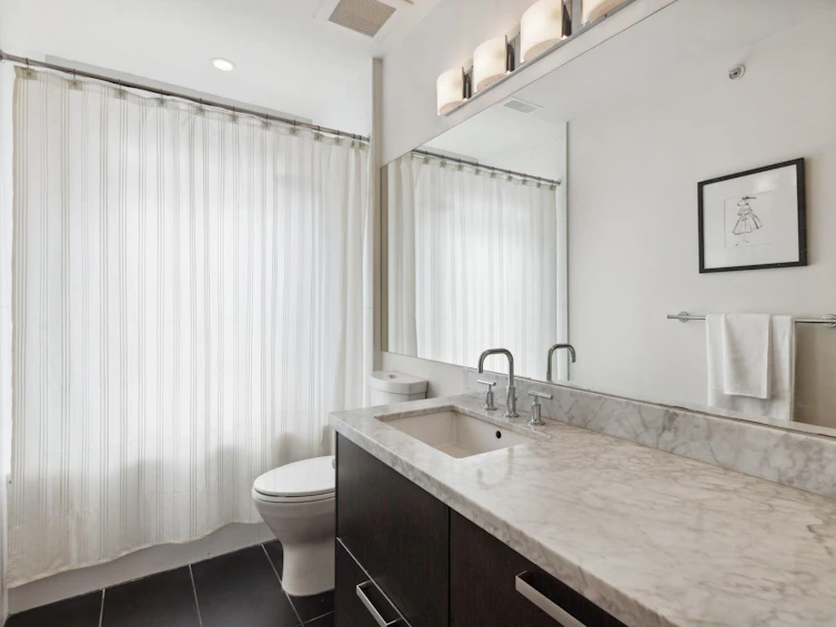 2925 Wall Street, Vancouver, BC, V5K 0A6 - 8
