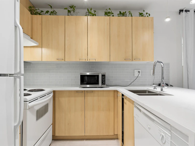 301-12083 92a Avenue, Surrey, BC, V3V 8C8 - 7