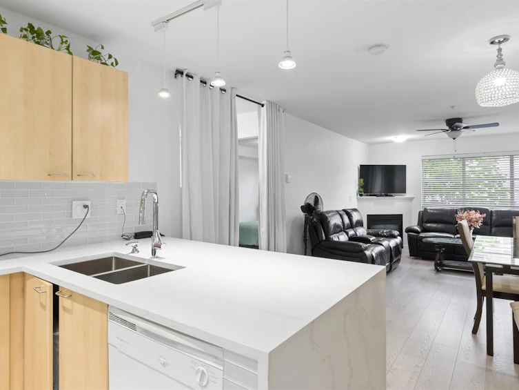 301-12083 92a Avenue, Surrey, BC, V3V 8C8 - 28